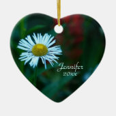 白いデイジーの野生の花のクリスマスのオーナメント、ハート セラミックオーナメント (正面)