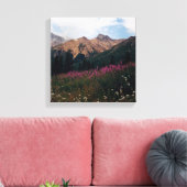 白いデイジー紫のFireweed Talkeetna Mtns. キャンバスプリント (インサイチュ (リビング))