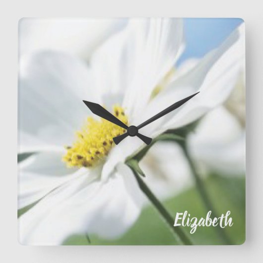 白いデイジー パーソナライズされた スクエア壁時計 (正面)