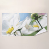 白いデイジー パーソナライズされた バスタオル (バスタオル)