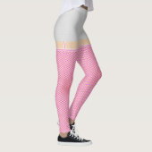 白いデニムの短パンとピンクの熱い魚網 レギンス (右)