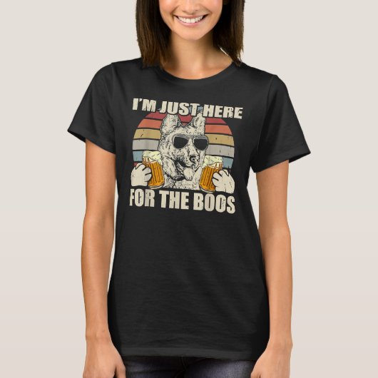 白いドイツの羊飼いがビールを飲む Tシャツ (正面)