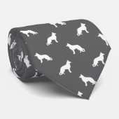 白いドイツの羊飼い犬のシルエット模様グレー ネクタイ (ロール)