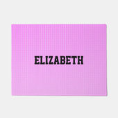 白いドットのピンクのパターン ドアマット (正面)