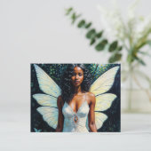 白いドレスを着た黒い肌の妖精の女性 ポストカード (スタンド正面)