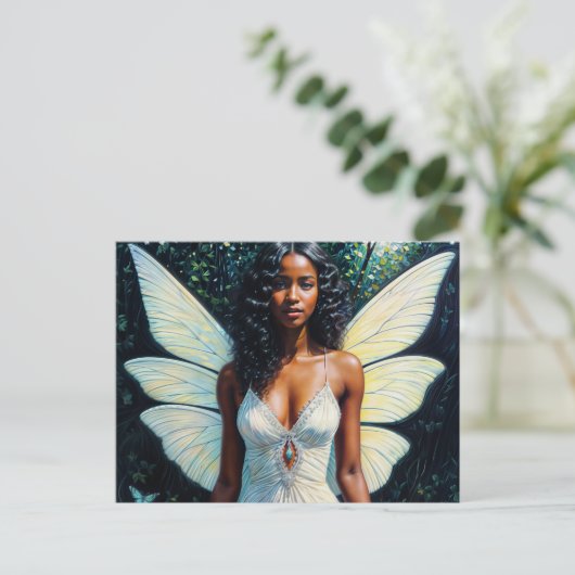 白いドレスを着た黒い肌の妖精の女性 ポストカード (スタンド正面)