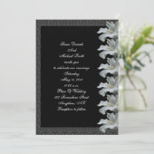 白いハイビスカスフラワーブラックウェディング招待 招待状 (スタンド正面)