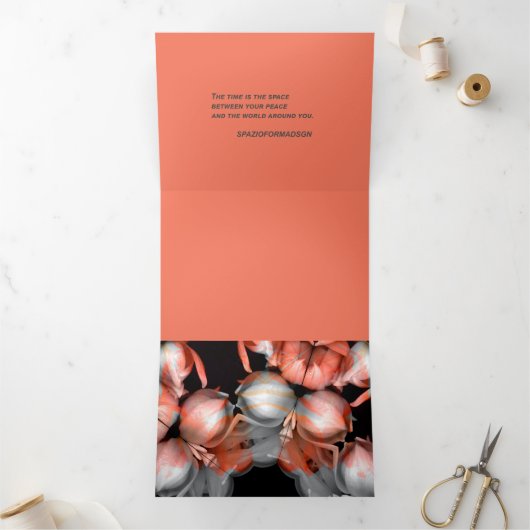 「白いハートを太陽から黒に変える」と時間 三つ折りクリスマスカード (内部)