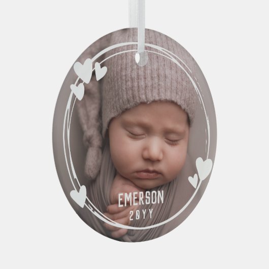 白いハートフレームベビー写真の名前と年の追加 ガラスオーナメント (正面右)