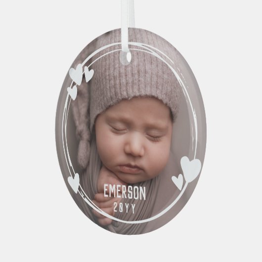 白いハートフレームベビー写真の名前と年の追加 ガラスオーナメント (正面左)