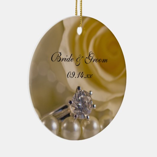 白いバラおよび真珠はです私の新婦付添人決定します セラミックオーナメント (右)