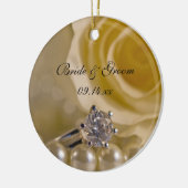 白いバラおよび真珠はです私の新婦付添人決定します セラミックオーナメント (左)