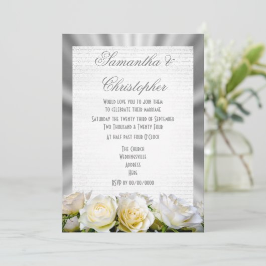 白いバラがシルバーグレーの結婚上に 招待状 (スタンド正面)