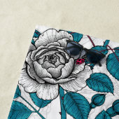 白いバラとラディバグ ビーチタオル (インサイチュ)