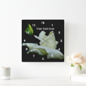 白いバラと雨粒の花 スクエア壁時計 (ホーム)