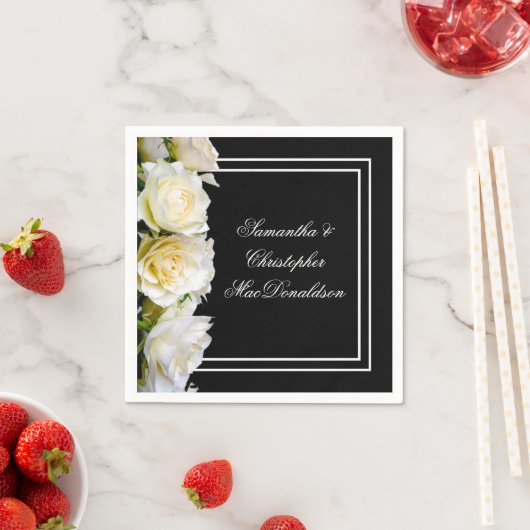 白いバラの上の黒いフローラ結婚ズ スタンダードカクテルナプキン (インサイチュ)