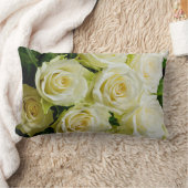 白いバラの枕 ランバークッション (ブランケット)