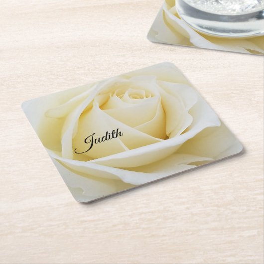 白いバラの白いバラのクローズアップ写真 スクエアペーパーコースター (アングル)