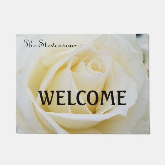 白いバラの白いバラのクローズアップ写真 ドアマット (正面)