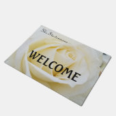 白いバラの白いバラのクローズアップ写真 ドアマット (アングル)