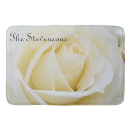 白いバラの白いバラのクローズアップ写真 バスマット