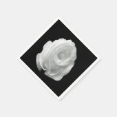 白いバラの黒い背景 スタンダードカクテルナプキン (角)
