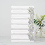 白いバラ縁どス2文房具が並ぶ 便箋 (スタンド正面)