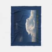 白いパフィー雲 フリースブランケット (正面)