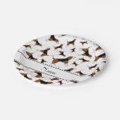 白いパーソナライズされたビーグル犬のパターンを名前 ペーパープレート (アングル)