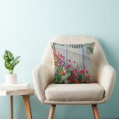 白いピケットフェンスの枕に沿ってチューリップガーデン クッション (椅子)