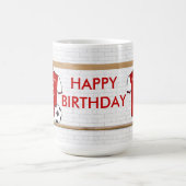 白いフットボールのサッカージャージーのパーソナライズな赤 コーヒーマグカップ (中央)