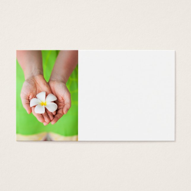 白いフランギパニの花 (正面)