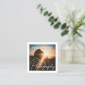 白いフレームの写真 スクエア名刺 (スタンド正面)