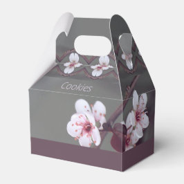 白いフローラがピンク色 フェイバーボックス