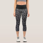 白いフローラデザインオン黒 カプリレギンス (正面)