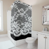 白いフローラレース：黒い背景。 シャワーカーテン (インサイチュ)