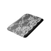 白いフローラレース：黒い背景。 バスマット (アングル)