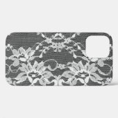 白いフローラレース:黒い背景。 Case-Mate iPhoneケース (裏面 (横))