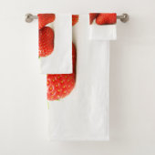 白いブドウの上の3つのイチゴ バスタオルセット (インサイチュ)
