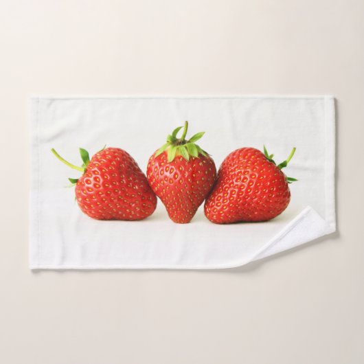 白いブドウの上の3つのイチゴ バスタオルセット (ハンドタオル)