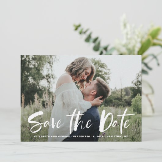 白いブラシ手書き写真日付カードを保存 セーブザデート (スタンド正面)