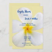白いプルメリアオンイエロー、フローラ、カップルのシャワー 招待状 (正面/裏面)