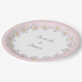 白いプルメリア花オンライトピンク&ホワイトパーティー ペーパープレート (アングル)