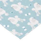 白いプードルと弓のパターン テーブルクロス (アングル)