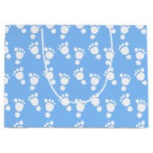 白いベビーの足-それは男の子のベビーシャワーのギフトバッグです ラージペーパーバッグ (正面)