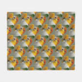 白いベリーのカイクパロットと木のブロック玩具 フリースブランケット (正面(横))