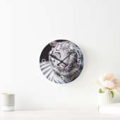 白いベンガルトラの写真撮影 ラウンド壁時計 (ホーム)
