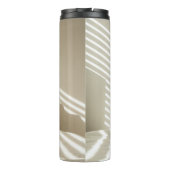 白いベ赤と白ッドの黒い格子縞の織物 タンブラー (裏面)