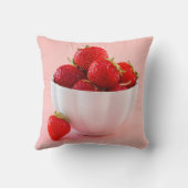 白いボウルに入った新鮮な赤いイチゴのピンクの夏 クッション (裏面)