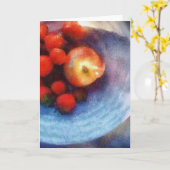 白いボウルに入った赤い果実 カード (黄色い花)